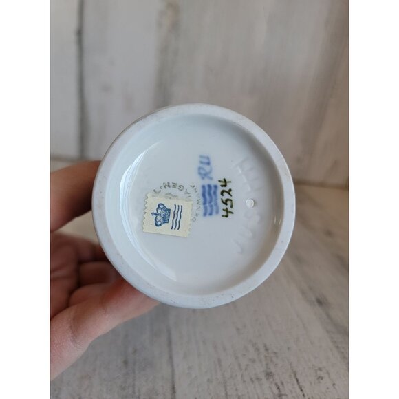 Royal Copenhagen 4524 February boy juggler Hans H hansen barrel figure - Picture 6 of 6